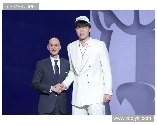 杨瀚森正式宣布参加2023年NBA选秀引发广泛关注与期待 杨瀚森正式宣布参加2023年NBA选秀引发广泛关注与期待